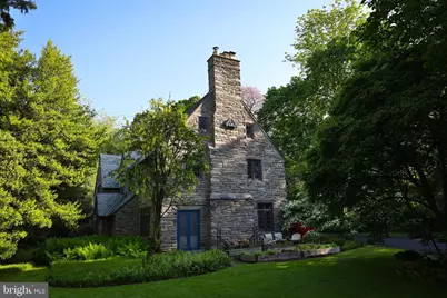 8401 Saint Martins Lane, Philadelphia, PA 19118 - Photo 4