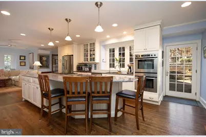 8401 Saint Martins Lane, Philadelphia, PA 19118 - Photo 12