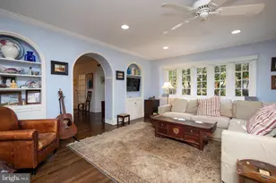 8401 St Martins Ln, Philadelphia, PA 19118 - Photo 14