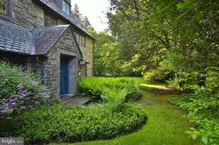 8401 St Martins Ln, Philadelphia, PA 19118 - Photo 2