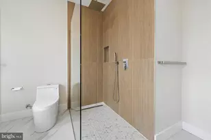 2440 E Harold St, Philadelphia, PA 19125 - Photo 28