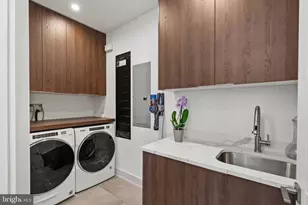 1646 Carlton St, Philadelphia, PA 19103 - Photo 32