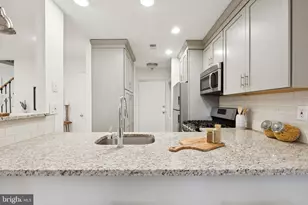 1723 Fitzwater St, Philadelphia, PA 19146 - Photo 14