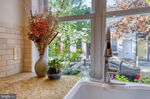 2216 Pemberton St, Philadelphia, PA 19146 - Photo 16