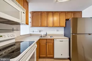 2001 Hamilton St, Philadelphia, PA 19130 - Photo 8