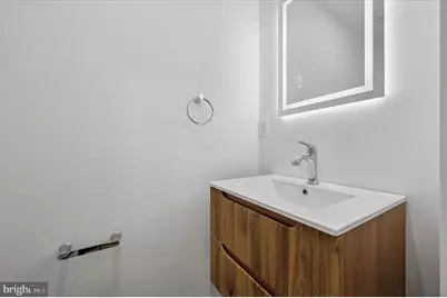 2334 S Warnock Street, Philadelphia, PA 19148 - Photo 8