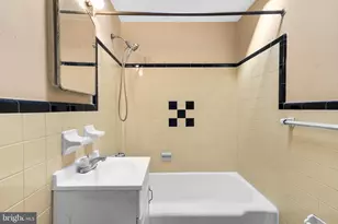 5819 Harbison Ave, Philadelphia, PA 19135 - Photo 10