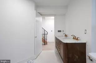 437 Memphis St, Philadelphia, PA 19125 - Photo 2