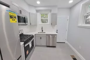 2013 S Croskey St, Philadelphia, PA 19145 - Photo 4