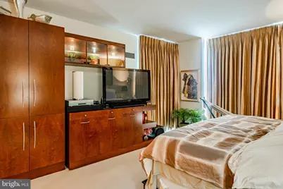 2101 Market Street #1803, Philadelphia, PA 19103 - Photo 32