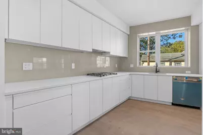 652 Fairmount Avenue, Philadelphia, PA 19123 - Photo 6