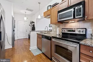1 Academy Cir, Philadelphia, PA 19146 - Photo 18