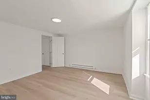 19 W Seymour St, Philadelphia, PA 19144 - Photo 24