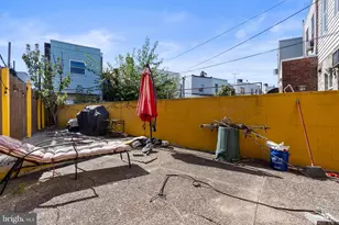 1110 W Moyamensing Ave, Philadelphia, PA 19148 - Photo 12