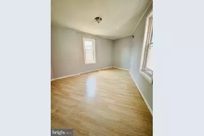 240 W Glenwood Avenue, Philadelphia, PA 19140 - Photo 1