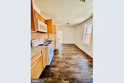 240 W Glenwood Avenue, Philadelphia, PA 19140 - Photo 6