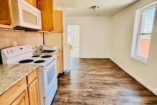 240 W Glenwood Ave, Philadelphia, PA 19140 - Photo 6