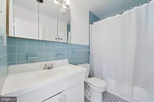 855 N 28th St, Philadelphia, PA 19130 - Photo 18