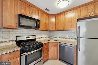 855 N 28th Street #B, Philadelphia, PA 19130 - Photo 10