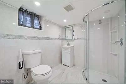 1039 W Russell Street, Philadelphia, PA 19140 - Photo 14