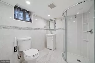 1039 W Russell St, Philadelphia, PA 19140 - Photo 14