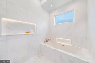 1242 E Oxford St, Philadelphia, PA 19125 - Photo 46