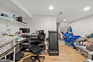 653 N 33rd St, Philadelphia, PA 19104 - Photo 16