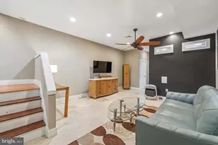 635 N 13th St, Philadelphia, PA 19123 - Photo 12