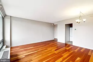 220 Locust St, Philadelphia, PA 19106 - Photo 8