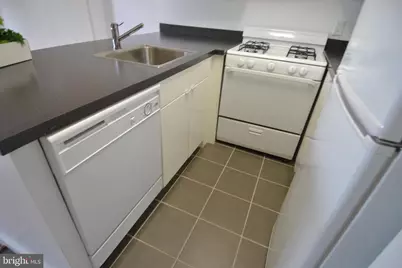 2125 Walnut Street #4, Philadelphia, PA 19103 - Photo 2
