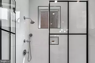 1910 Brown St, Philadelphia, PA 19130 - Photo 14