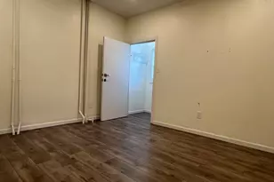 1600 S LeCount St, Philadelphia, PA 19145 - Photo 4