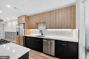 1527 Ogden St, Philadelphia, PA 19130 - Photo 4