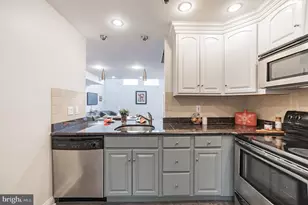 627 N 18th St, Philadelphia, PA 19130 - Photo 14