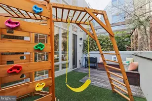 207 S 22nd St, Philadelphia, PA 19103 - Photo 16