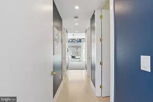 207 S 22nd St, Philadelphia, PA 19103 - Photo 24