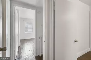 2041 Pemberton St, Philadelphia, PA 19146 - Photo 10