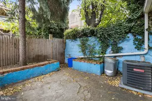 2041 Pemberton St, Philadelphia, PA 19146 - Photo 18