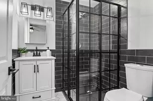 2547 Collins St, Philadelphia, PA 19125 - Photo 14