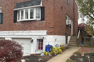 7245 Shalkop St, Philadelphia, PA 19128 - Photo 2