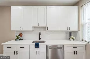 1915 W Airdrie St, Philadelphia, PA 19140 - Photo 12