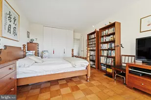 220 Locust St, Philadelphia, PA 19106 - Photo 14