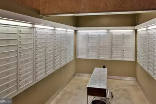 220 Locust St, Philadelphia, PA 19106 - Photo 18