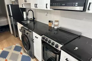 1018 Pine St, Philadelphia, PA 19107 - Photo 2