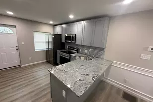 534 E Walnut Ln, Philadelphia, PA 19144 - Photo 2