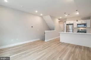 2009 N Darien St, Philadelphia, PA 19122 - Photo 2