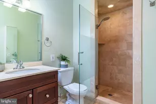 1910 Spring Garden St, Philadelphia, PA 19130 - Photo 22