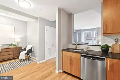 1425 Locust Street #4F, Philadelphia, PA 19102 - Photo 12