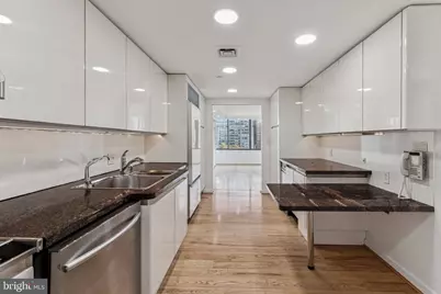 202 W Rittenhouse Square #1106, Philadelphia, PA 19103 - Photo 10