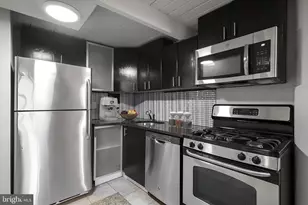 1329 Lombard St, Philadelphia, PA 19147 - Photo 2